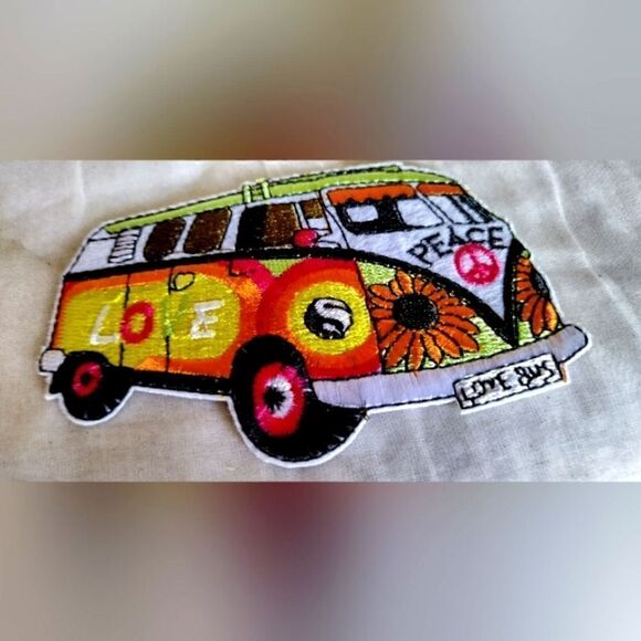 VW VAN EMBROIDERED ÀPPLIQUE  COLORFUL BUS HIPPIE PATCH  4.41"x 2.83 0088 - Picture 2 of 3
